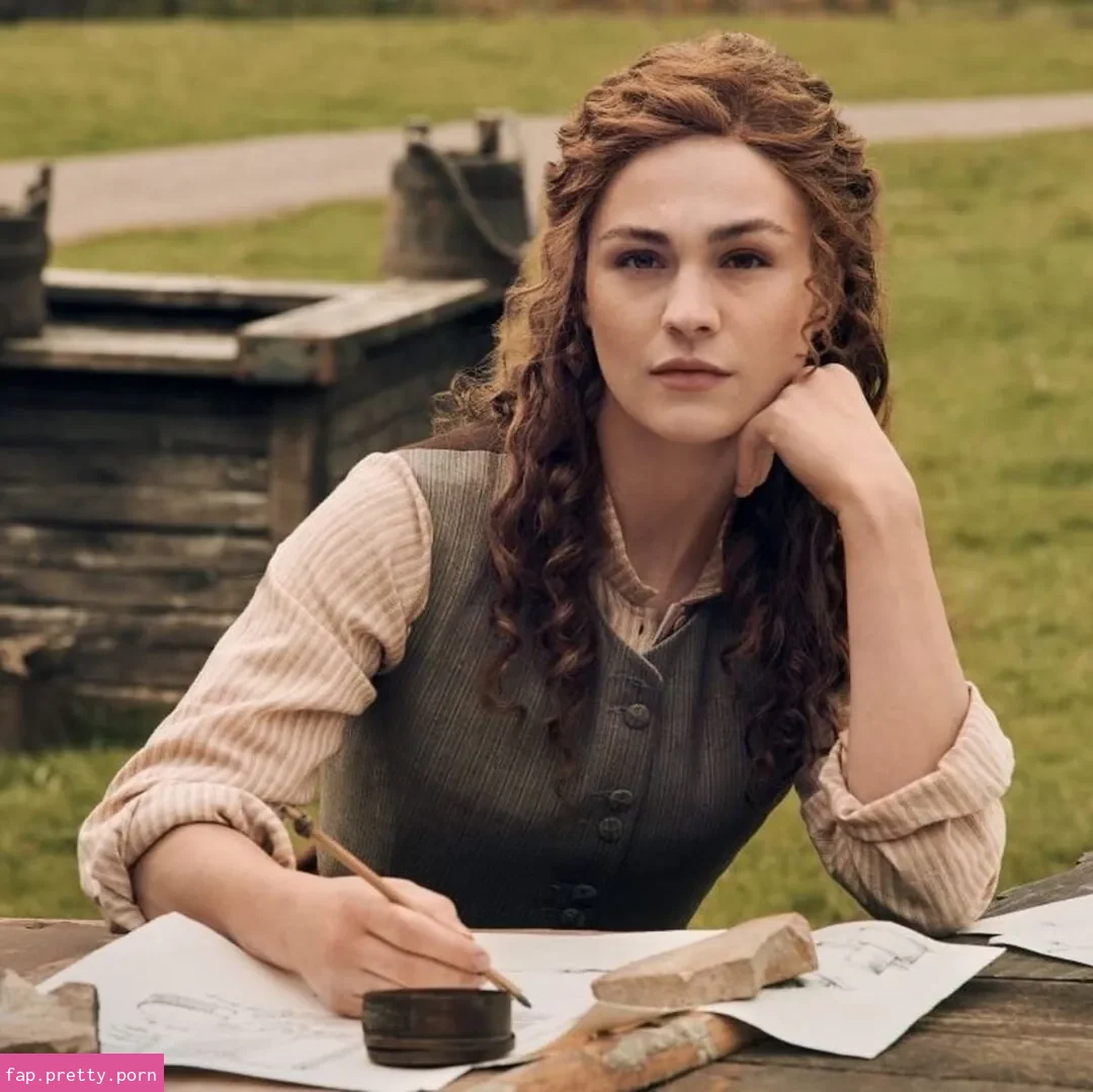Sophie Skelton - Photo #41