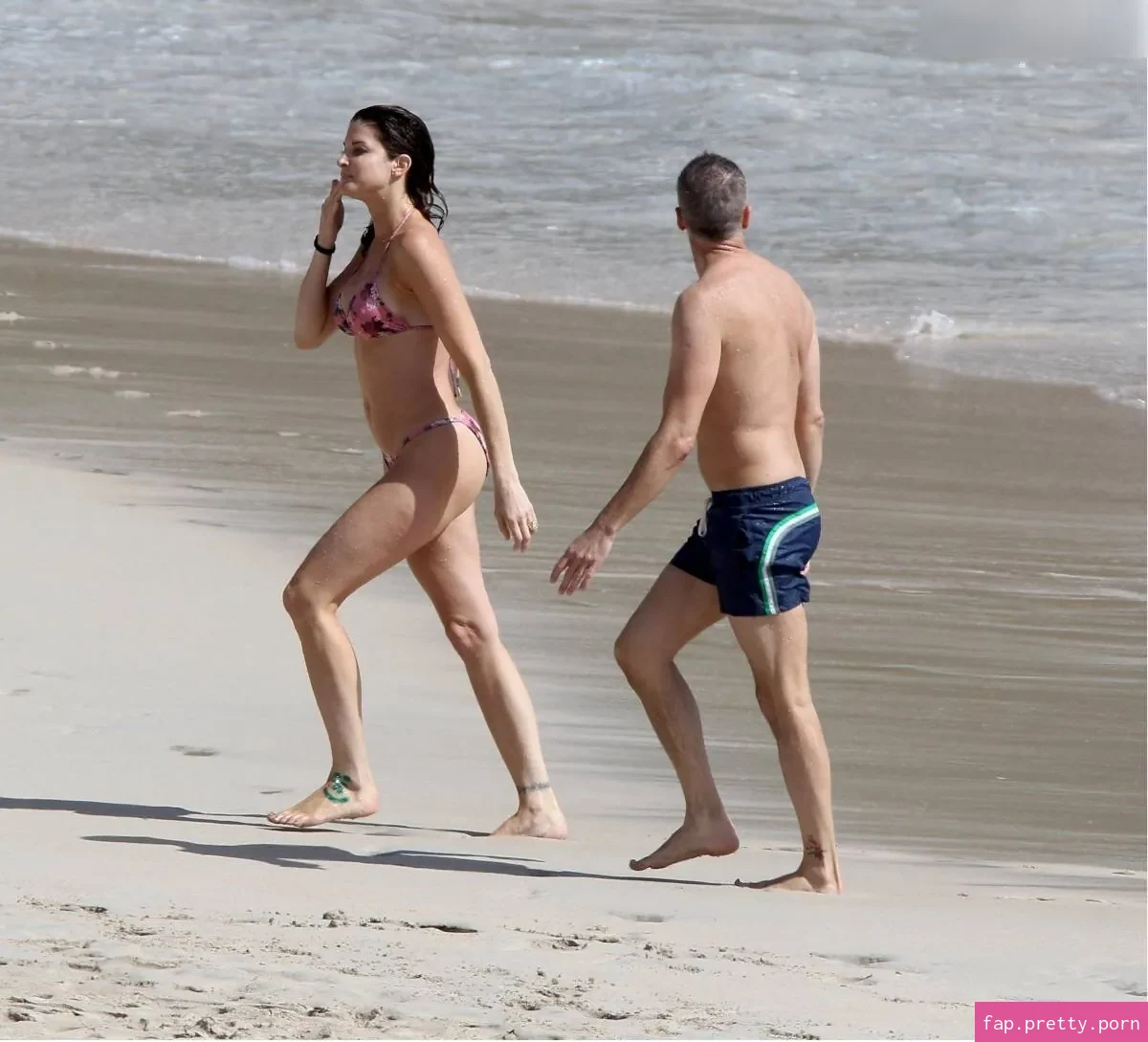 Stephanie Seymour - Photo #75