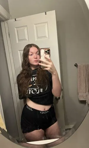 stonerbaby01 / stoner.baby / mariahdemps / dempsey_mariah