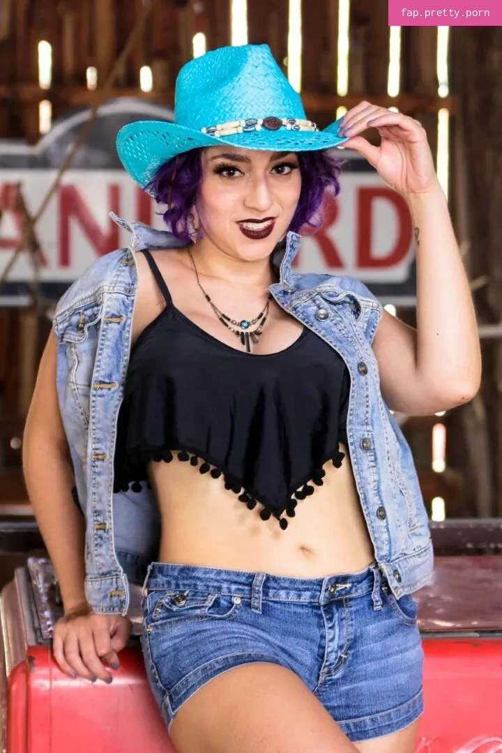 Sarah The Rebel - Photo #35
