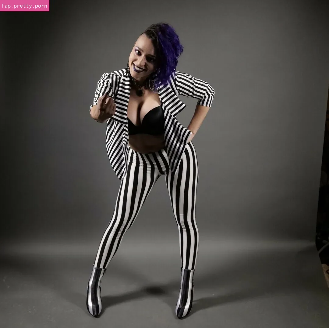 Sarah The Rebel - Photo #37