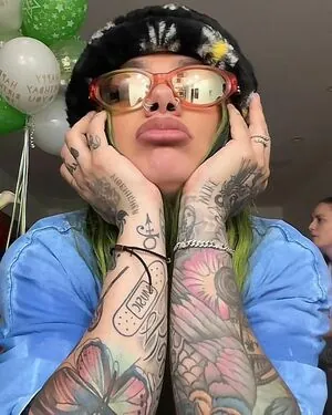 Snow Tha Product