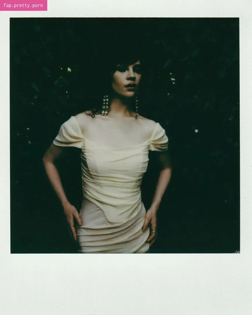 Sophie Thatcher - Photo #17