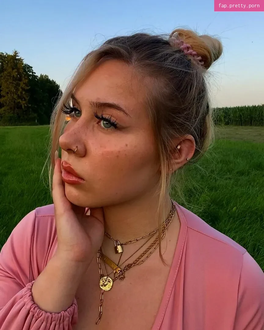 Stefanie - Photo #20