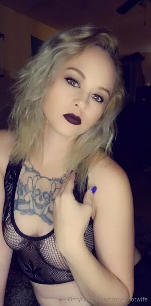 stoneyhotwifefree