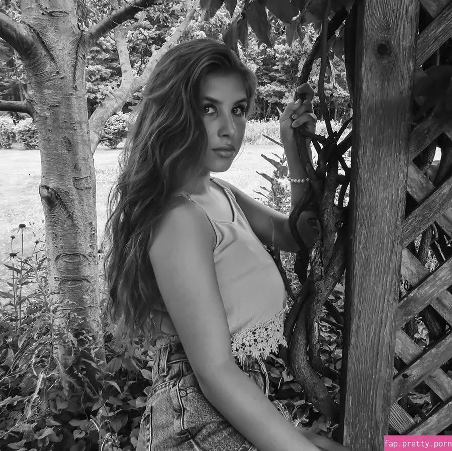 Samantha Vicha - Photo #03