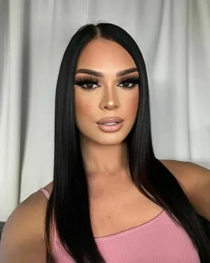 stella_valenciaga