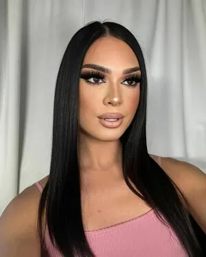 stella_valenciaga