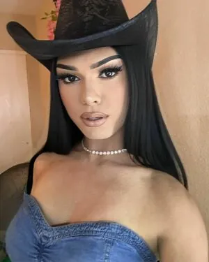 stella_valenciaga