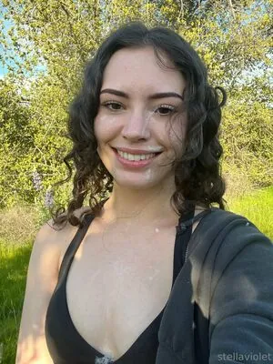 Stella Violet