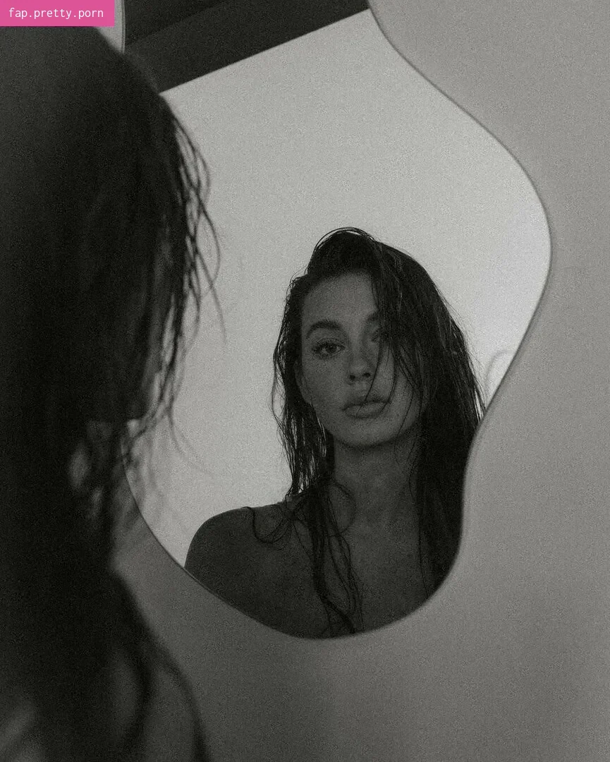Sarah Waddles - Photo #30