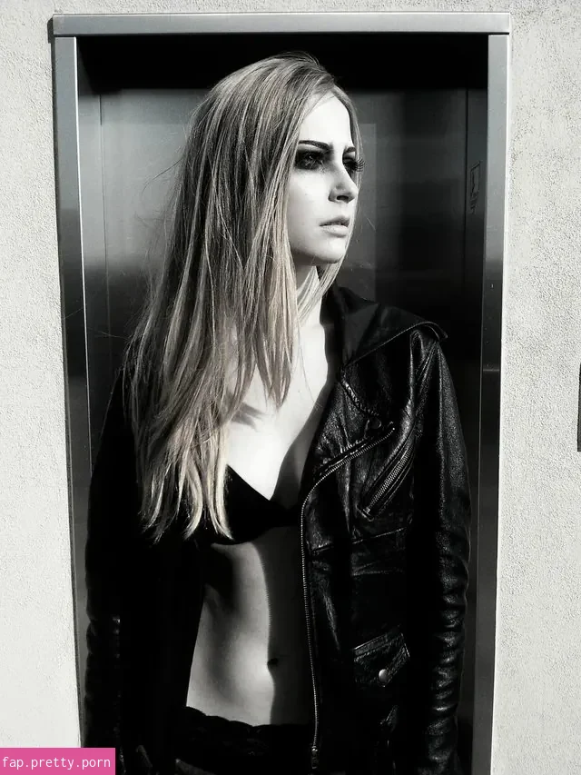 Stevie Wynne Levine - Photo #11