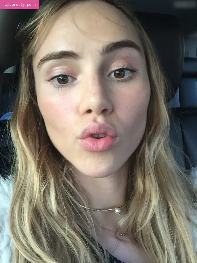 Suki Waterhouse - Photo #27