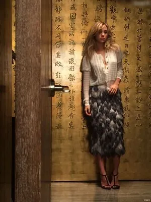 Suki Waterhouse