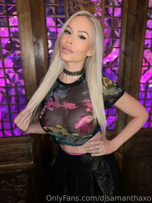 Samantha XO Swinger DJ