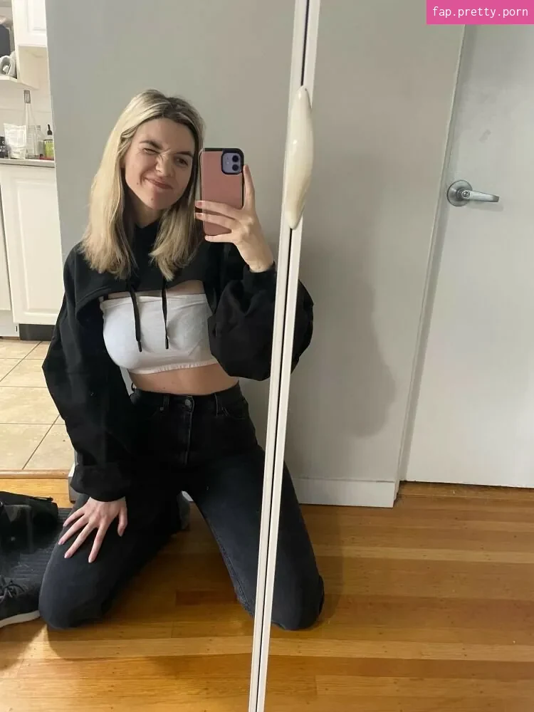 Sarah Z - Photo #96