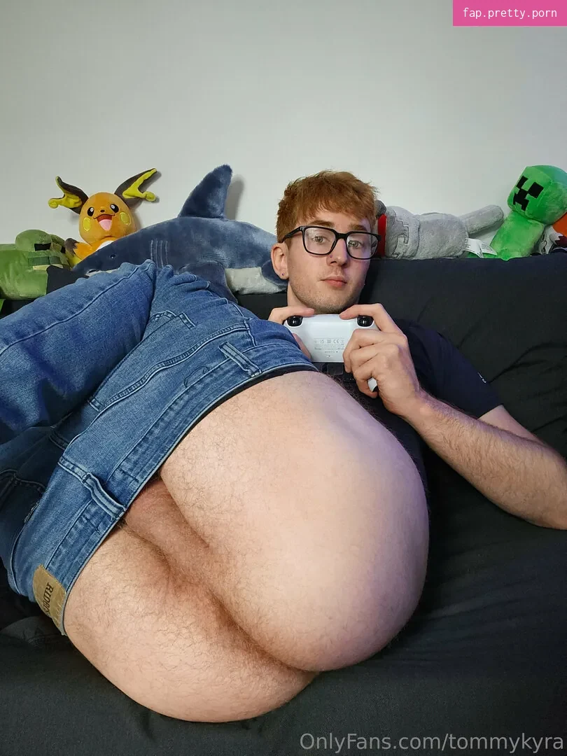 tommykyra - Photo #02