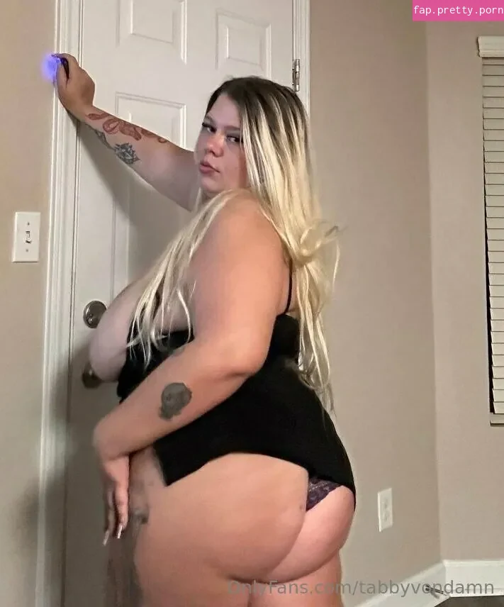 TabbyVonDAMN - Photo #02