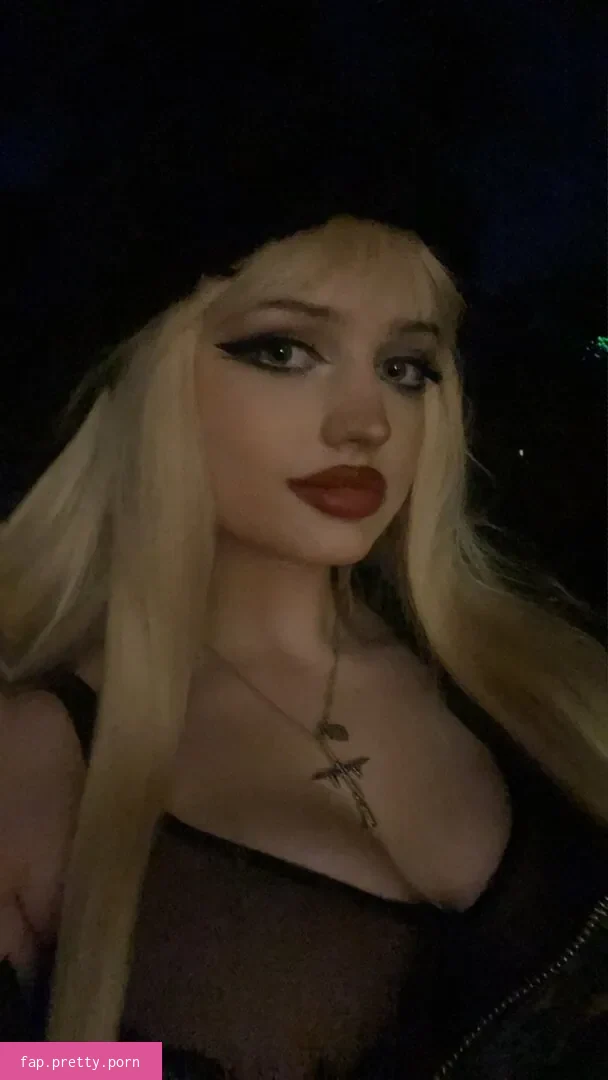 TalkFastEllie - Photo #31