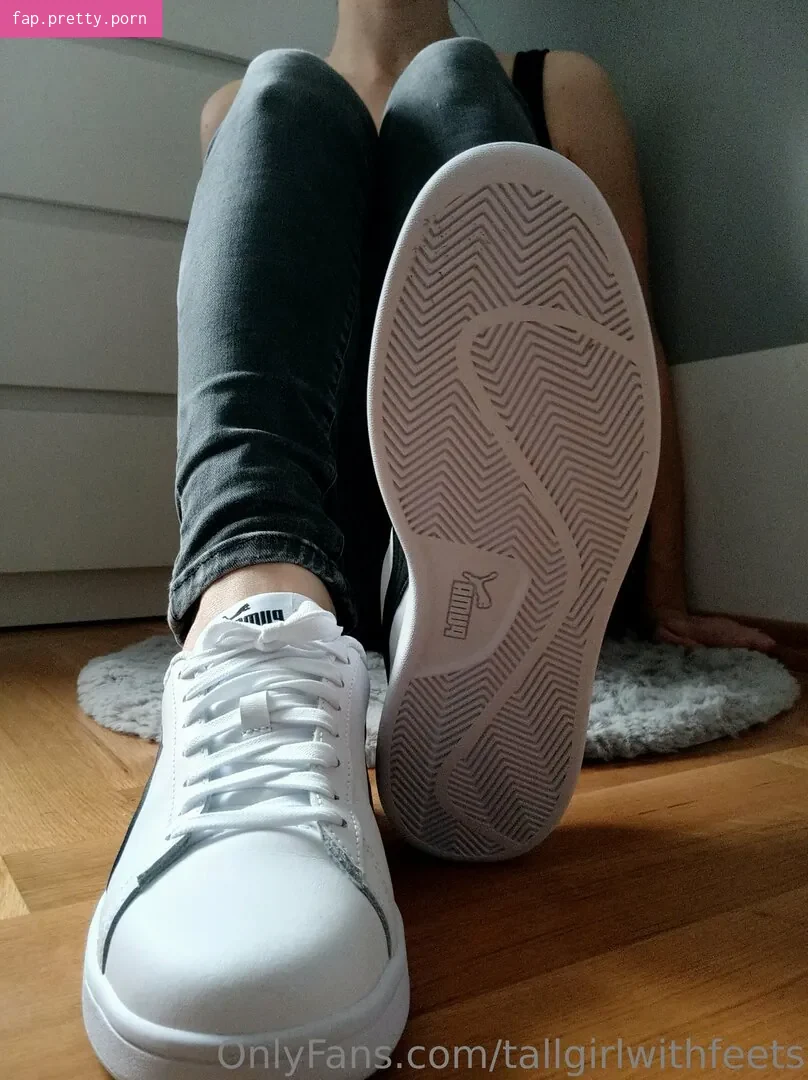 tallgirlwithfeets - Photo #18