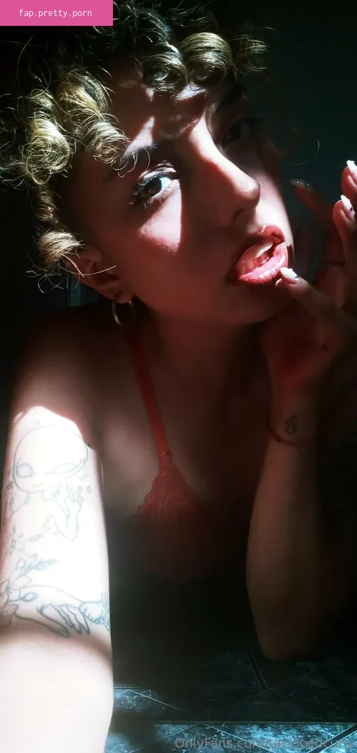 tattooedcurly - Photo #24