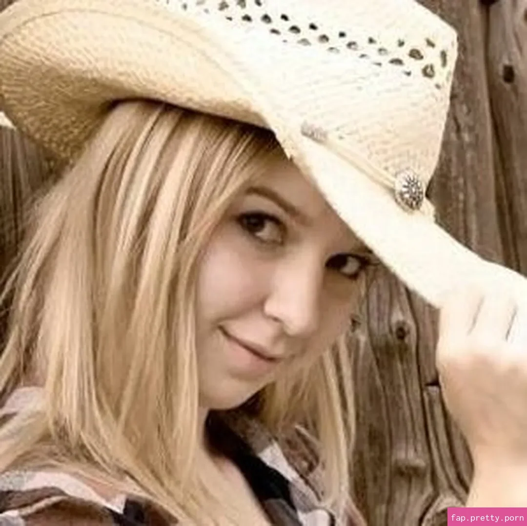 Taylor Ann Tracy - Photo #11