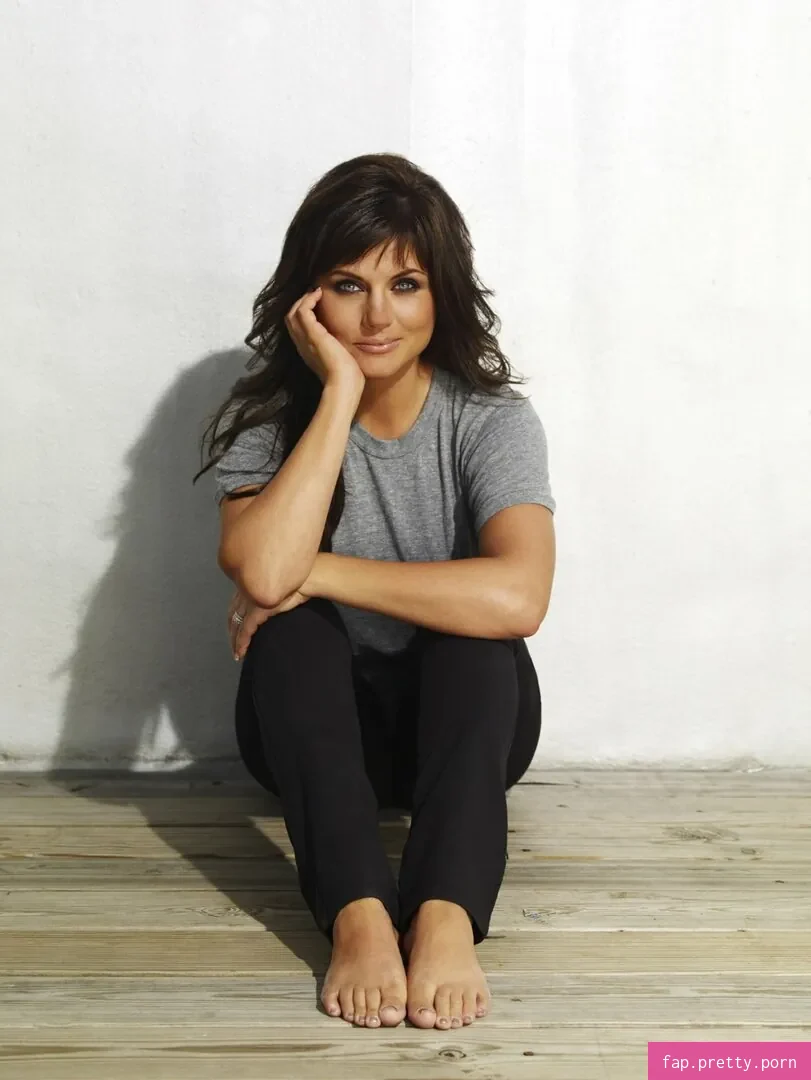 Tiffani-Amber Thiessen - Photo #04