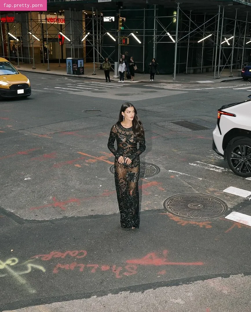 Toni Breidinger - Photo #33