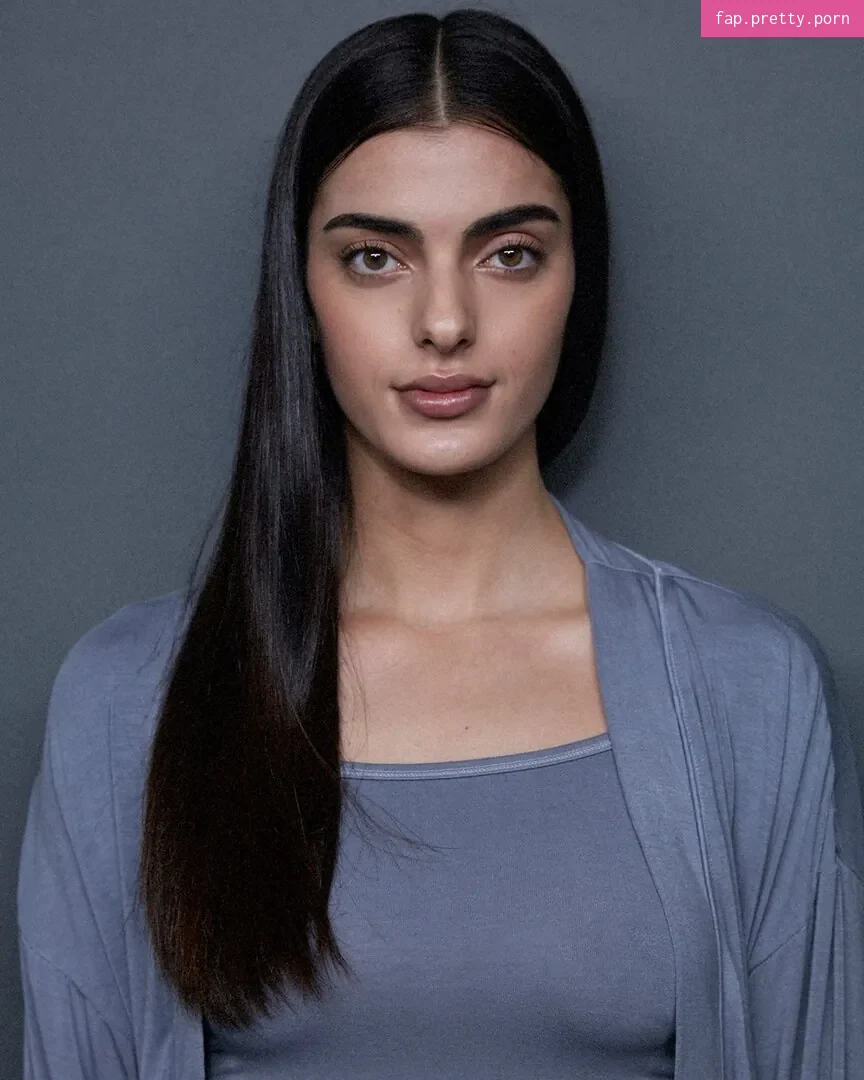 Toni Breidinger - Photo #76