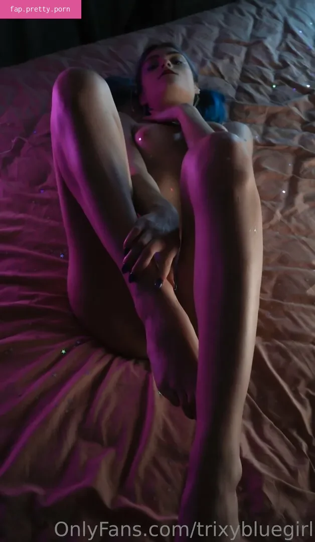 Trixy Blue - Photo #65