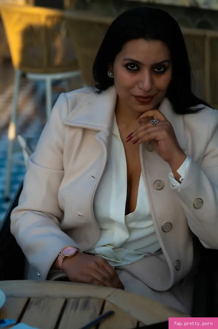 The_doe_eyed_gurl - Photo #04