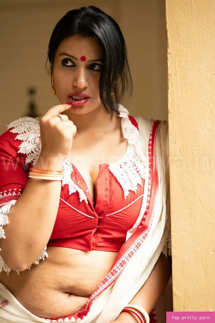 The_doe_eyed_gurl - Photo #13