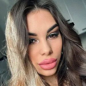 tori_evans_vip