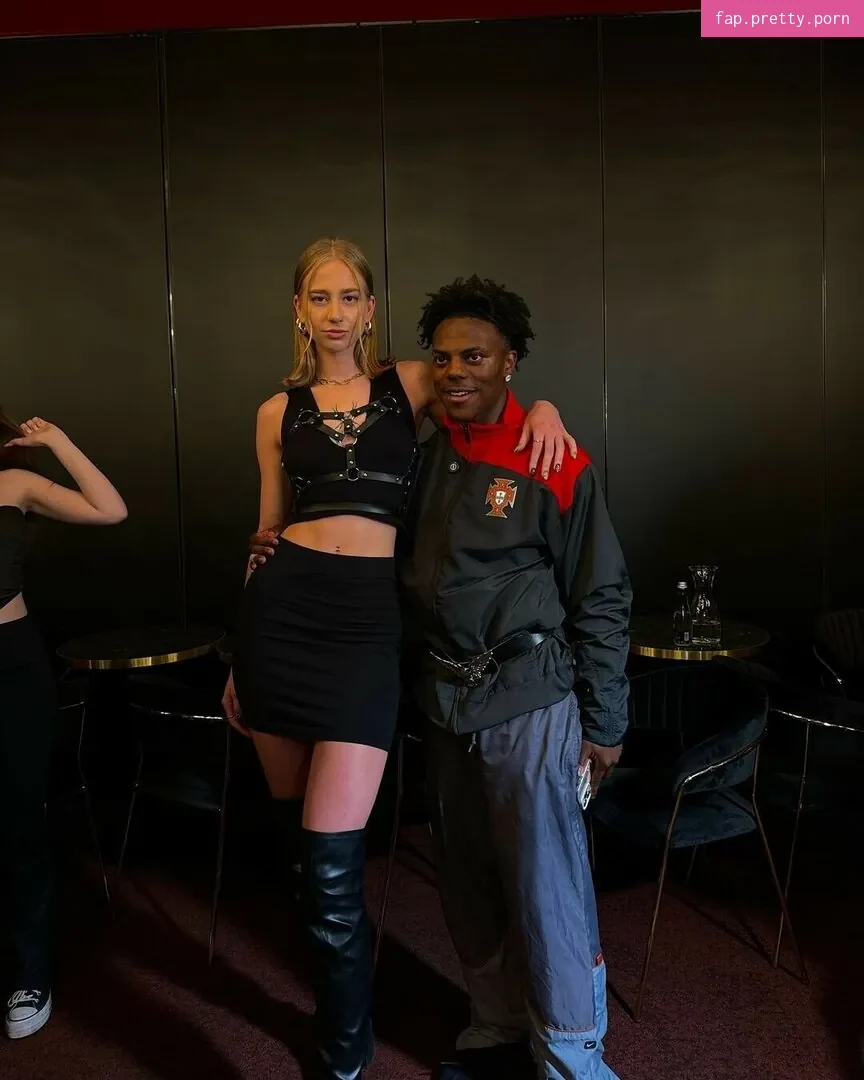 Tall Girls (5'9 - Photo #29