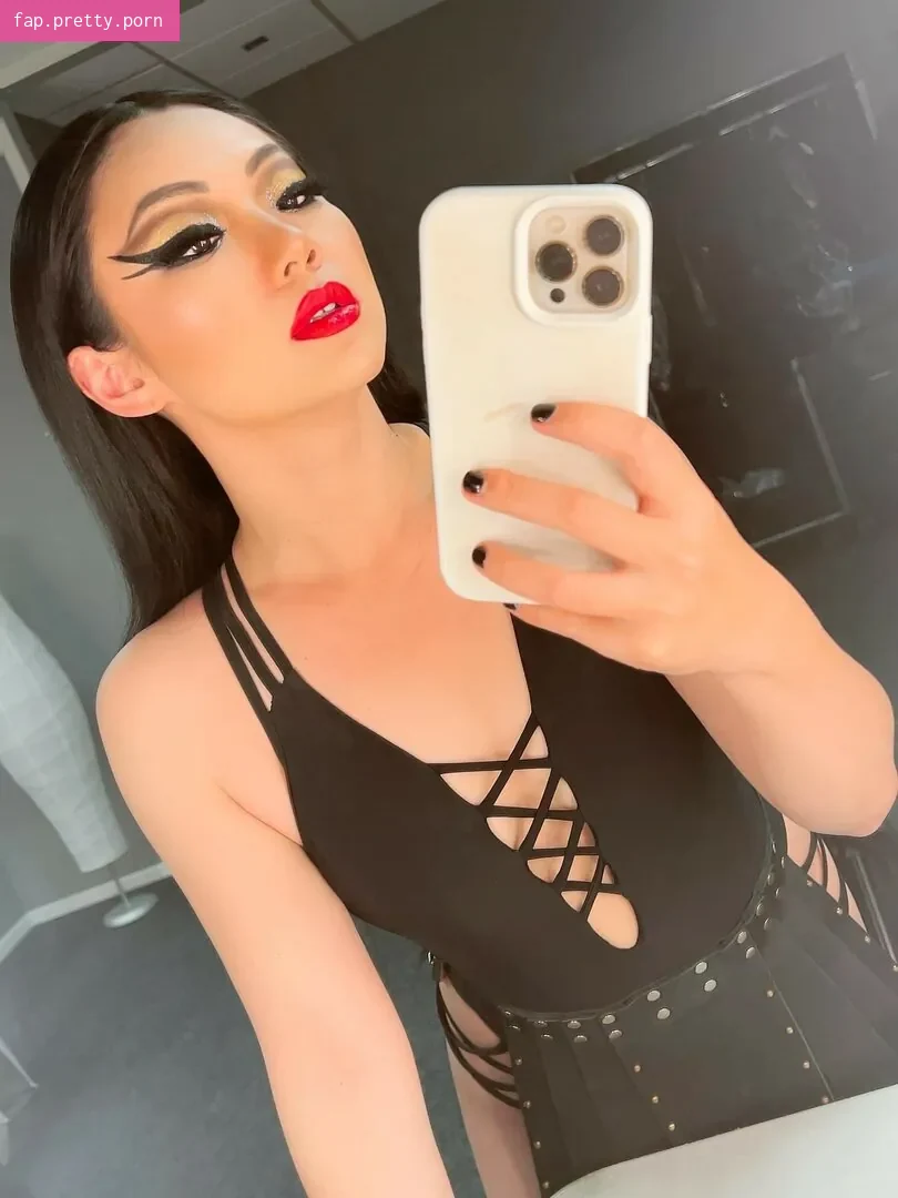 Tina Guo - Photo #24