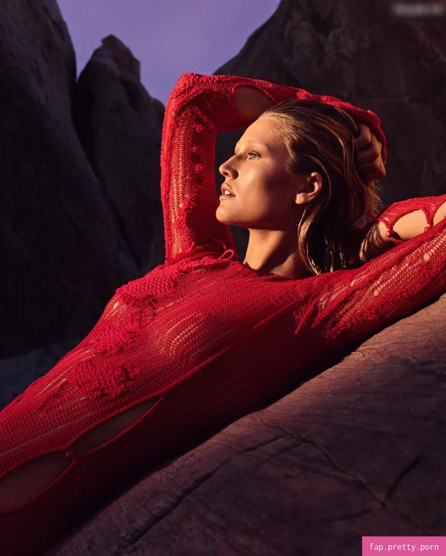 Toni Garrn - Photo #62
