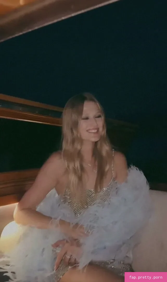 Toni Garrn - Photo #53