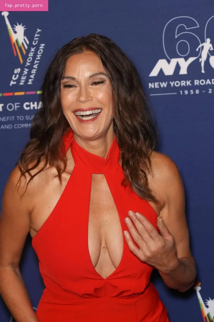 Teri Hatcher - Photo #19