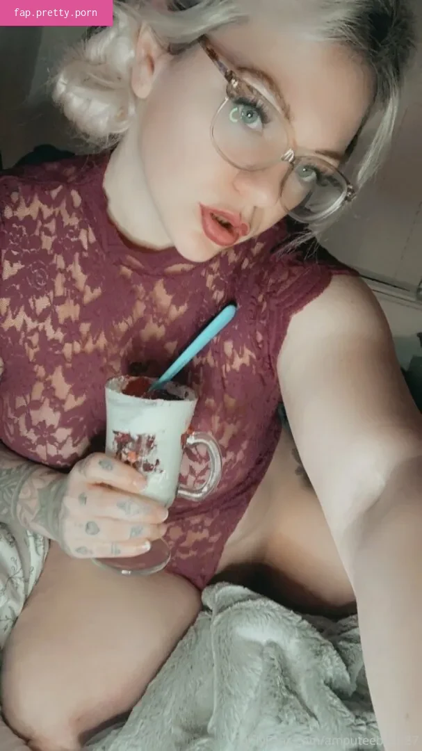 theamputeebitch - Photo #04