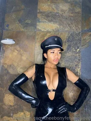 theebonyfetishqueen