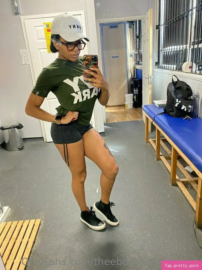 theebonyfetishqueen - Photo #30