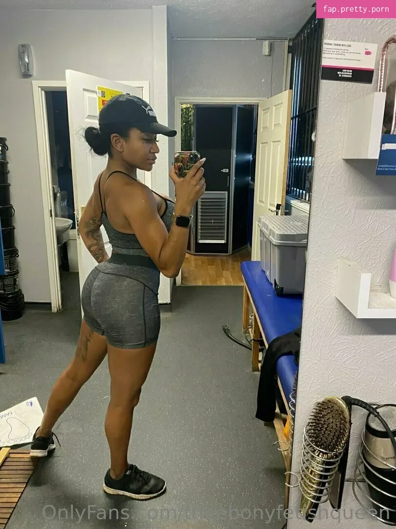 theebonyfetishqueen - Photo #31