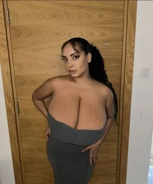 Thegirlinred0