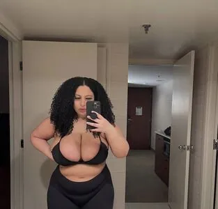 Thegirlofyourdreamz