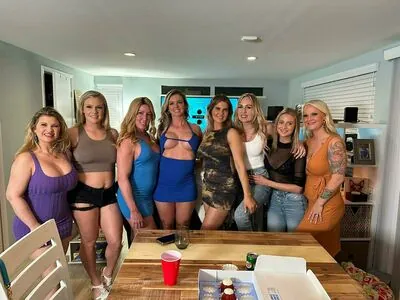 thehotwifetour