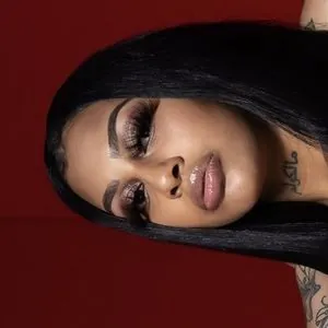 Theofficialayonnarenee