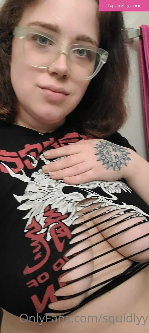 thequeenhasarrived - Photo #00