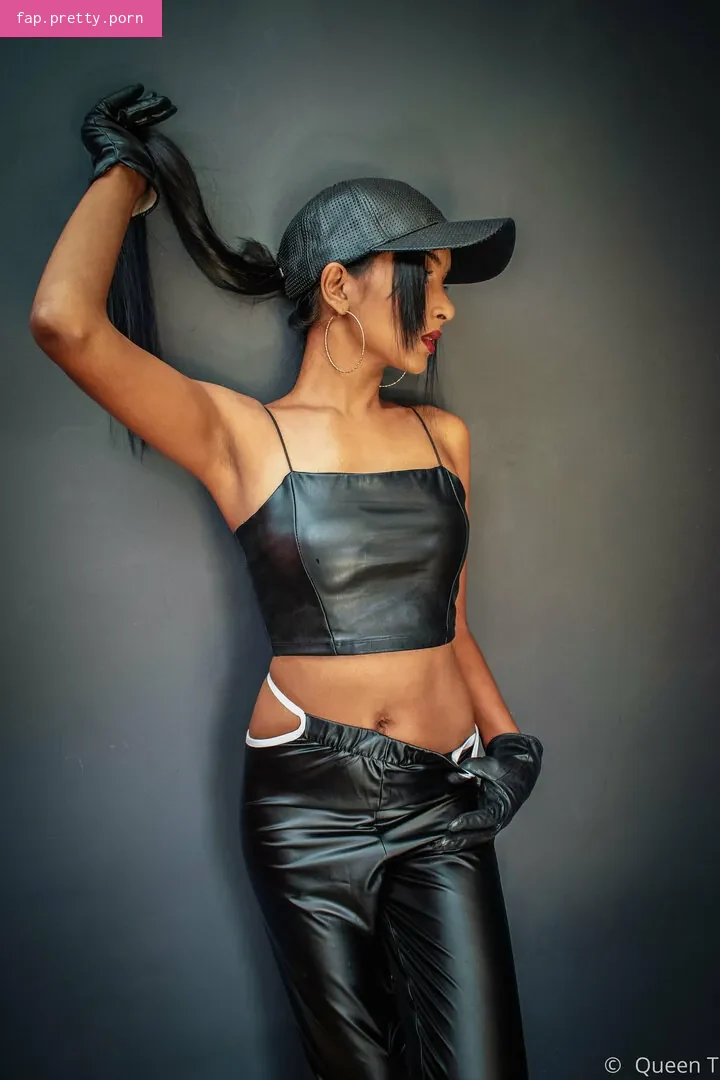 thequeentrish - Photo #98