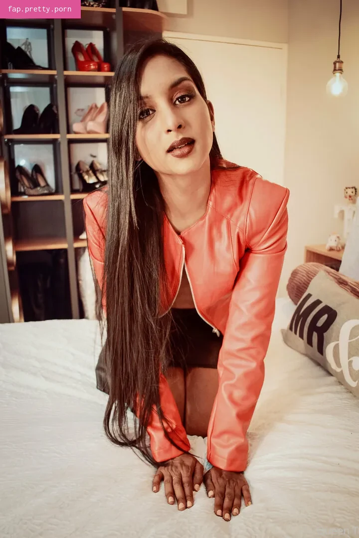 thequeentrish - Photo #10