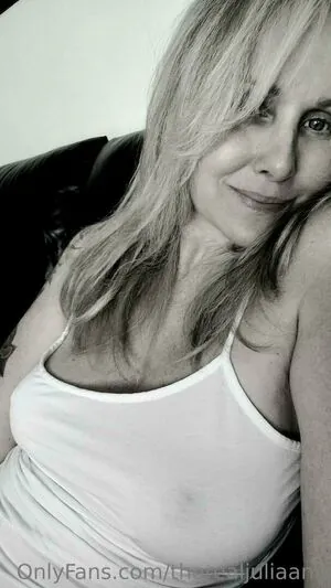 TheRealJuliaAnn